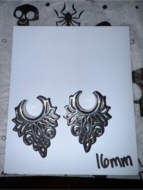 Gothic Ear Saddle Pair - 16mm